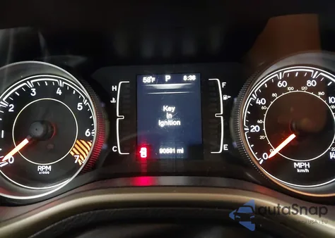 2015 Jeep Cherokee Latitude z USA, uszkodzony, nr VIN 1C4PJMCB2FW715061